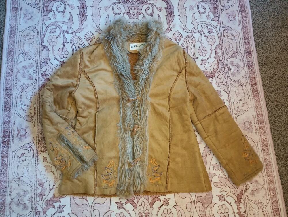 Paparazzi Y2K Penny Lane Afghan Jacket L Embroidered Fur Toggle Boho Indie
